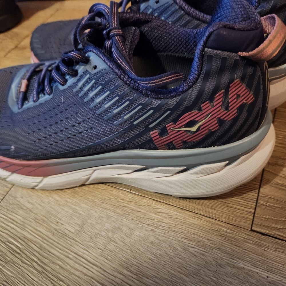 Hoka one one
